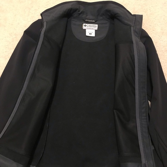 *LIKE NEW Columbia Titanium Jacket* - Picture 6 of 8